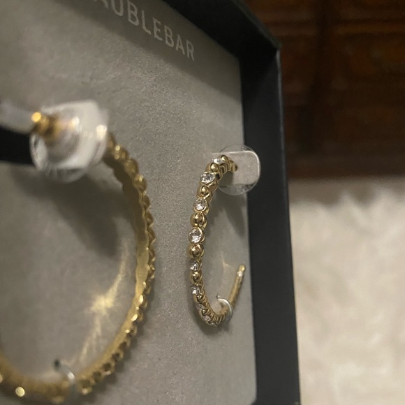 New in Box BaubleBar Hoop Earrings - Picture 3 of 5